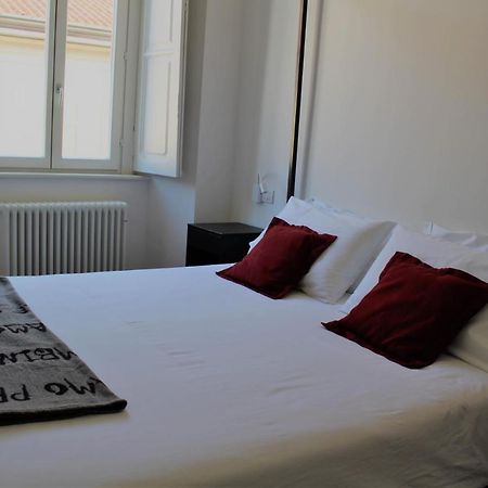 Palazzo Della Torre Elegant Apartment In Como Exteriör bild