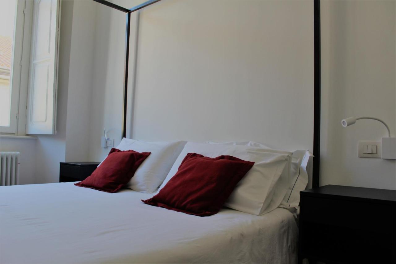 Palazzo Della Torre Elegant Apartment In Como Exteriör bild